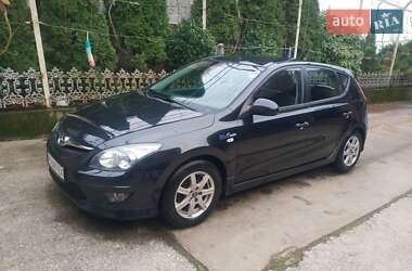 Хетчбек Hyundai i30 2011 в Мукачевому