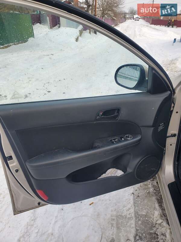 Хэтчбек Hyundai i30 2008 в Гайсине