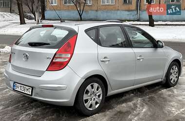 Хэтчбек Hyundai i30 2007 в Каменском
