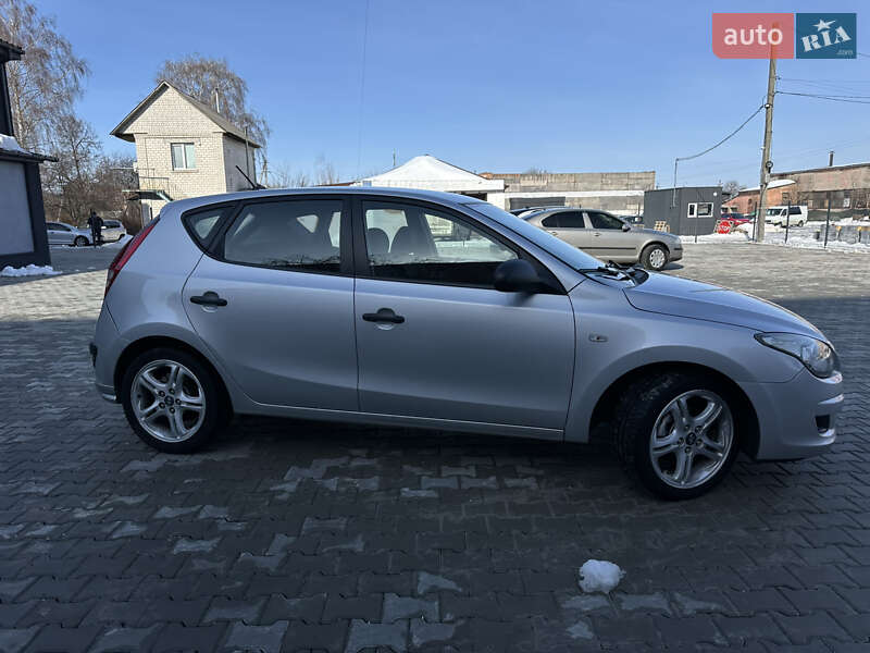 Хэтчбек Hyundai i30 2009 в Нежине