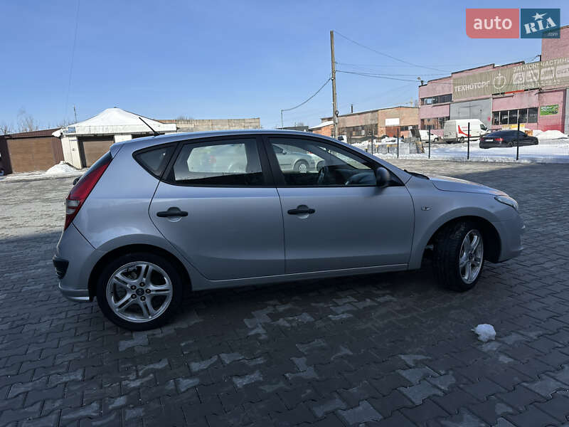 Хэтчбек Hyundai i30 2009 в Нежине