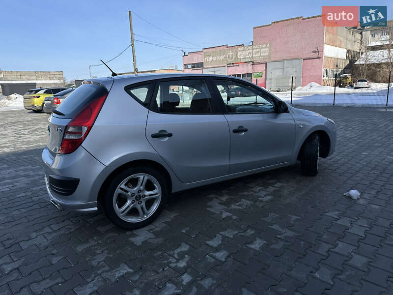 Хэтчбек Hyundai i30 2009 в Нежине