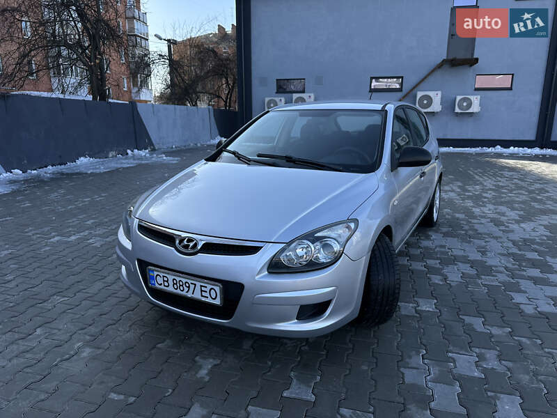 Хэтчбек Hyundai i30 2009 в Нежине