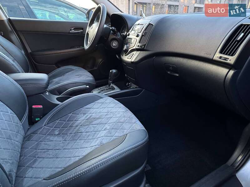 Хэтчбек Hyundai i30 2010 в Львове
