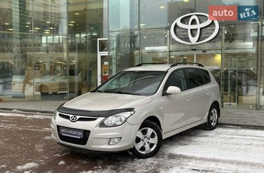Универсал Hyundai i30 2011 в Киеве