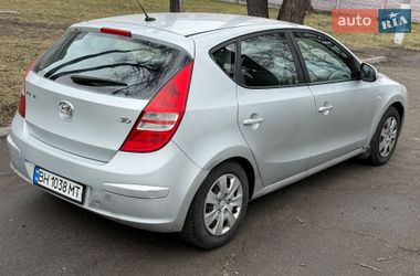 Хэтчбек Hyundai i30 2007 в Каменском