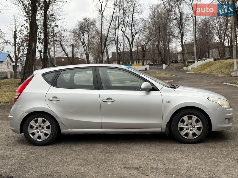 Хэтчбек Hyundai i30 2007 в Каменском