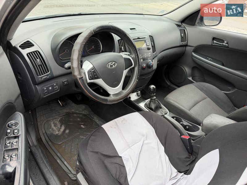 Хэтчбек Hyundai i30 2007 в Каменском