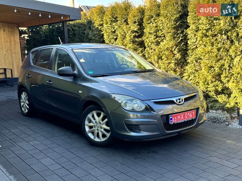 Хэтчбек Hyundai i30 2009 в Дубно