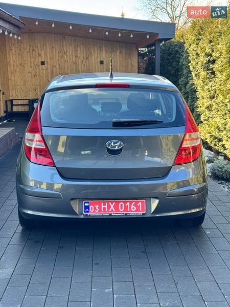Хэтчбек Hyundai i30 2009 в Дубно