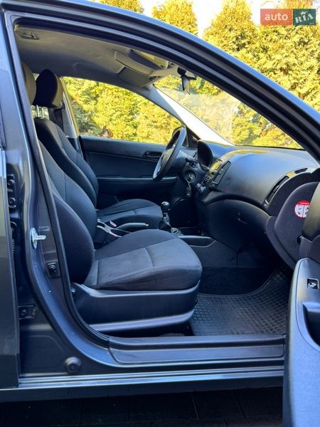 Хэтчбек Hyundai i30 2009 в Дубно