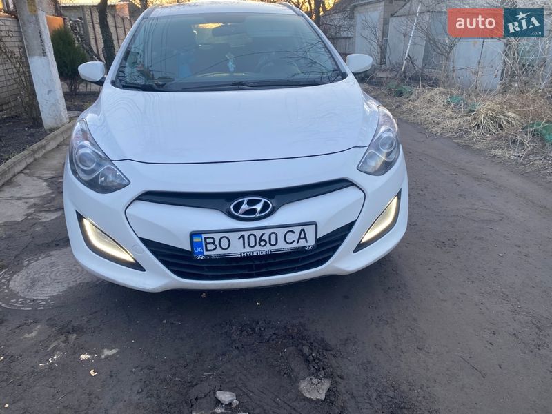 Универсал Hyundai i30 2013 в Днепре