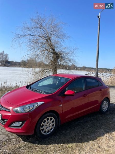 Хэтчбек Hyundai i30 2013 в Емильчине