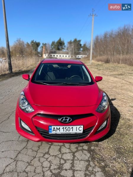 Хэтчбек Hyundai i30 2013 в Емильчине