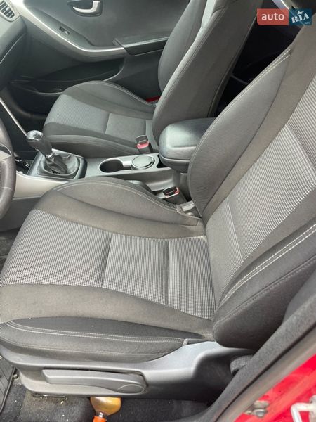Хэтчбек Hyundai i30 2013 в Емильчине