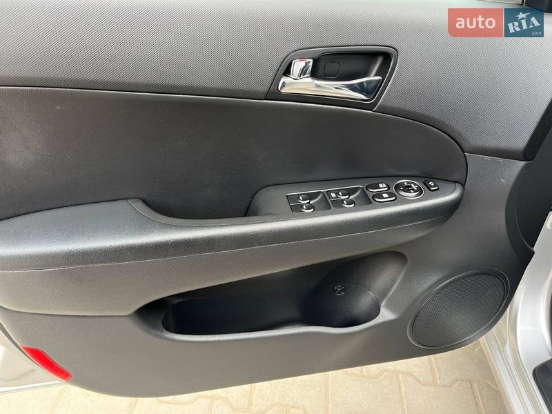 Универсал Hyundai i30 2008 в Тернополе