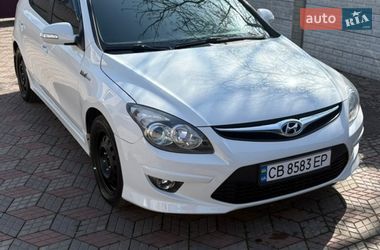 Хэтчбек Hyundai i30 2011 в Прилуках