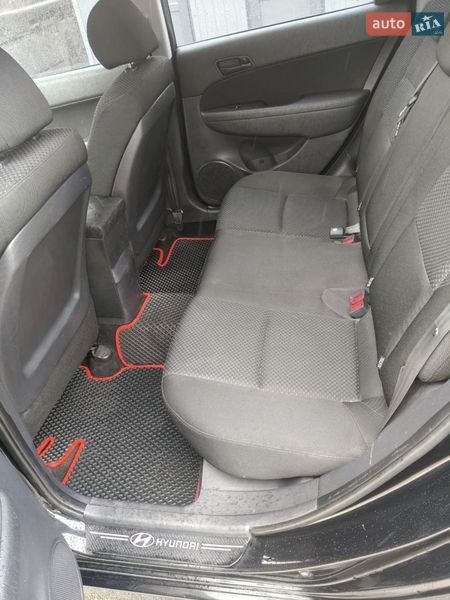 Универсал Hyundai i30 2012 в Днепре