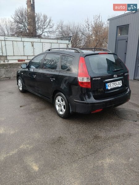 Универсал Hyundai i30 2012 в Днепре