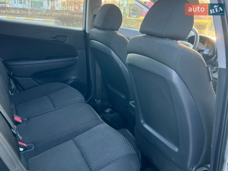 Хэтчбек Hyundai i30 2011 в Буче фото 20 Хэтчбек Hyundai i30 2011 в Буче