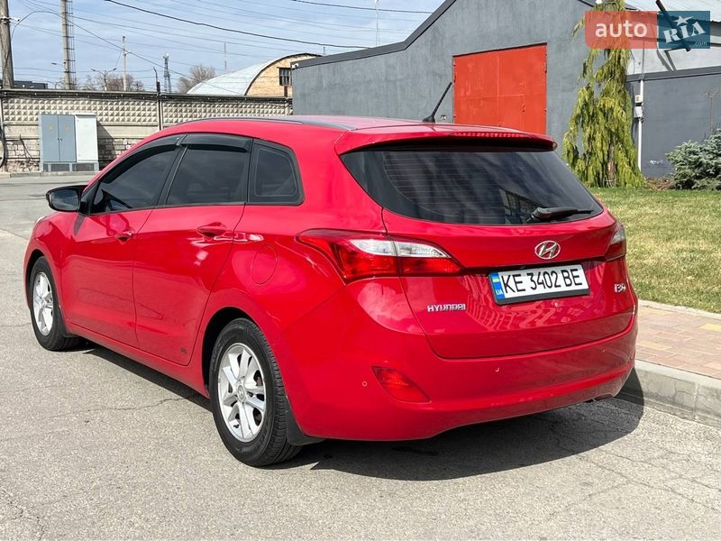 Універсал Hyundai i30 2012 в Дніпрі