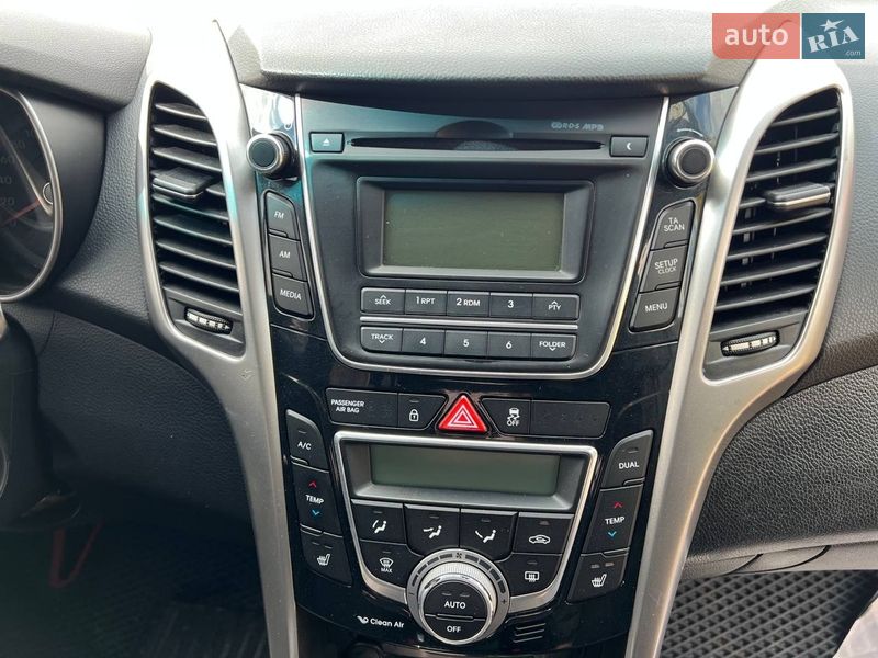 Універсал Hyundai i30 2012 в Дніпрі