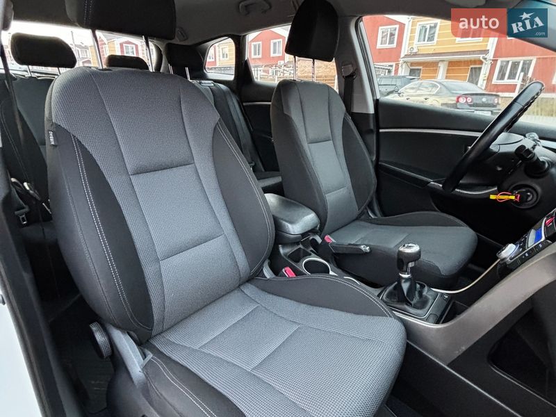 Универсал Hyundai i30 2015 в Белогородке фото 19 Универсал Hyundai i30 2015 в Белогородке