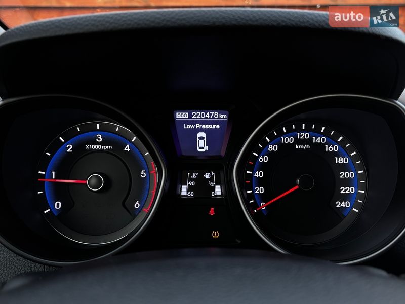 Универсал Hyundai i30 2015 в Белогородке фото 24 Универсал Hyundai i30 2015 в Белогородке