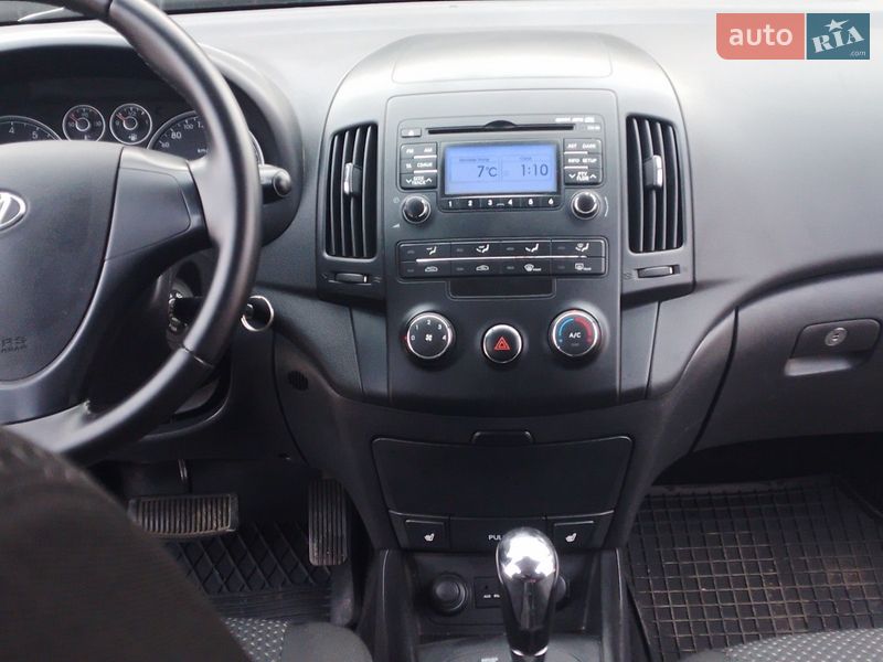 Универсал Hyundai i30 2011 в Желтых Водах