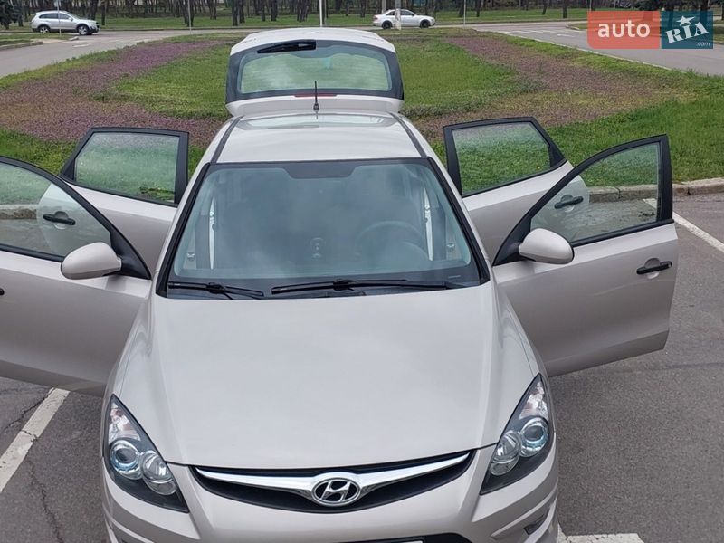 Хэтчбек Hyundai i30 2010 в Николаеве