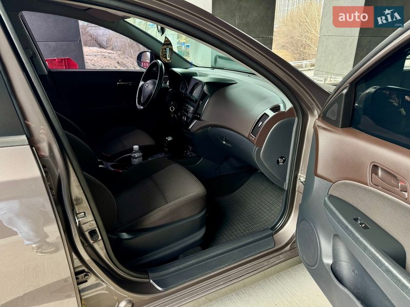 Универсал Hyundai i30 2011 в Киеве фото 16 Универсал Hyundai i30 2011 в Киеве
