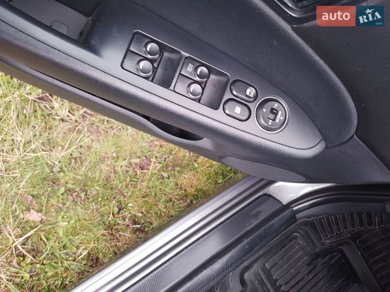 Универсал Hyundai i30 2010 в Каменец-Подольском фото 9 Универсал Hyundai i30 2010 в Каменец-Подольском