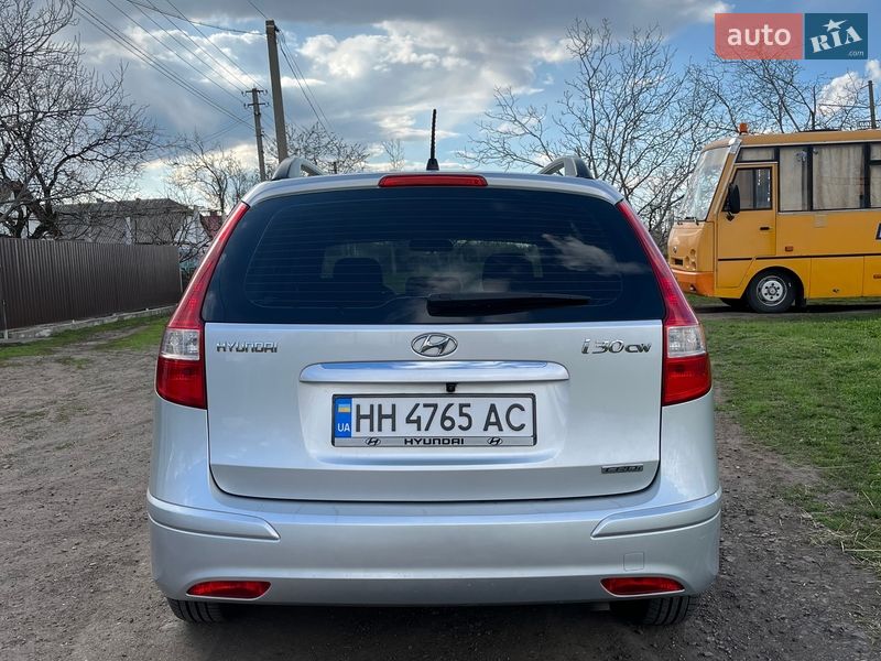 Универсал Hyundai i30 2011 в Подольске
