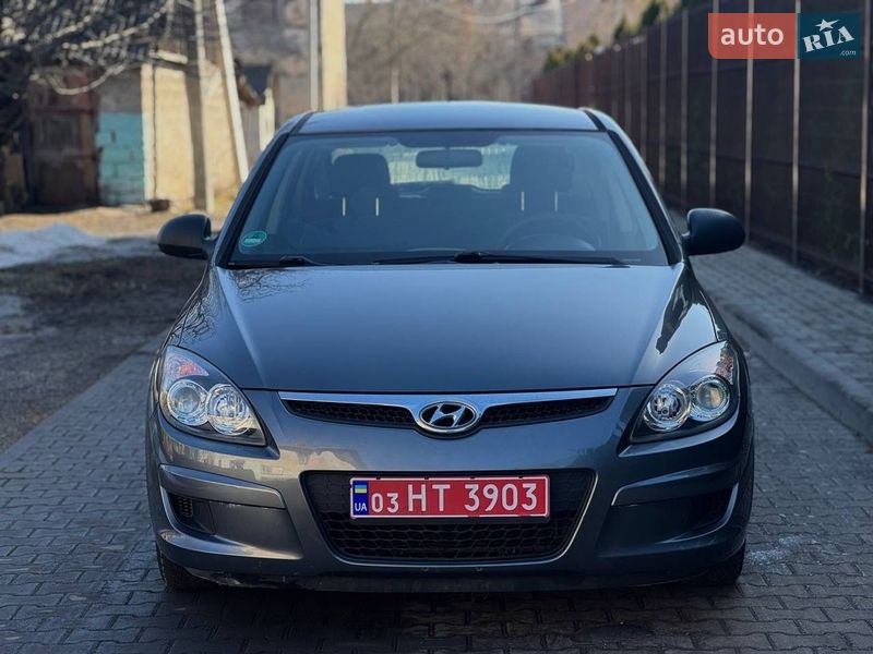 Хэтчбек Hyundai i30 2009 в Вознесенске