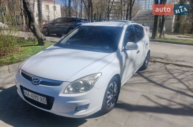 Хэтчбек Hyundai i30 2008 в Киеве