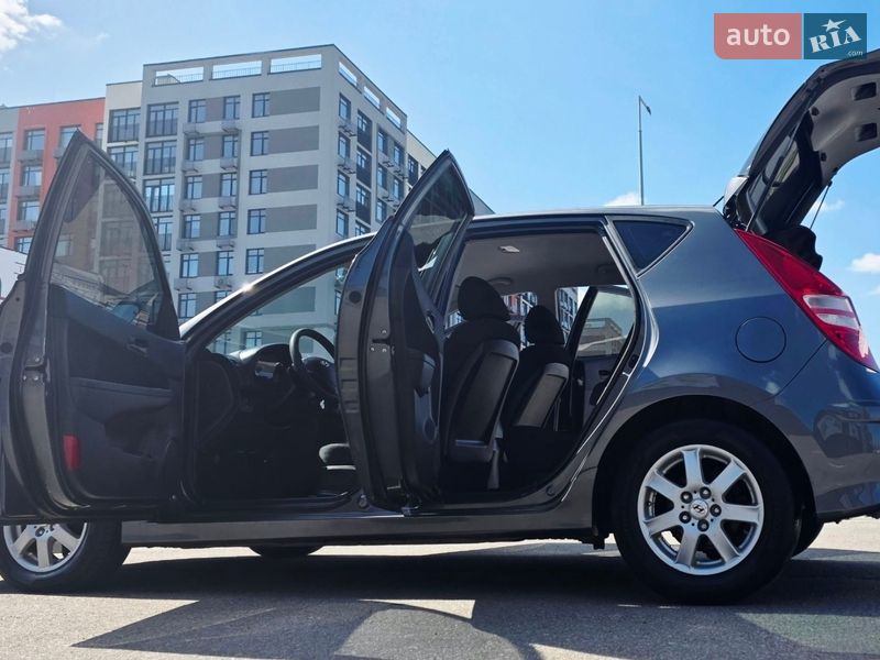Хэтчбек Hyundai i30 2011 в Киеве фото 16 Хэтчбек Hyundai i30 2011 в Киеве