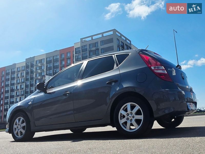 Хэтчбек Hyundai i30 2011 в Киеве фото 6 Хэтчбек Hyundai i30 2011 в Киеве