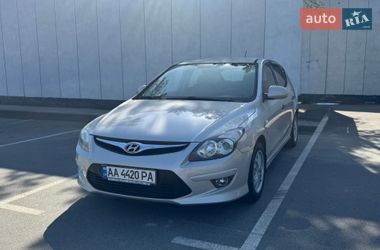 Хэтчбек Hyundai i30 2011 в Киеве