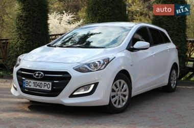 Универсал Hyundai i30 2015 в Стебнику