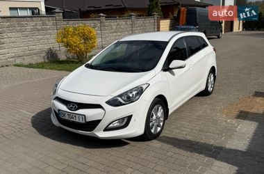 Универсал Hyundai i30 2013 в Ровно