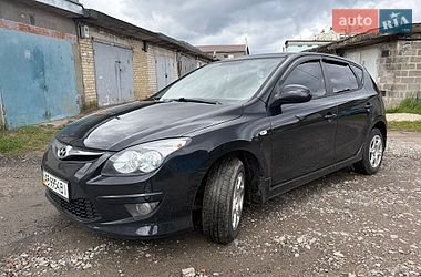 Хэтчбек Hyundai i30 2011 в Софиевской Борщаговке
