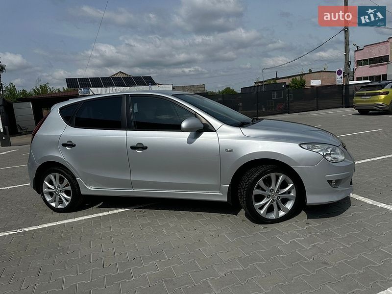 Хэтчбек Hyundai i30 2011 в Нежине