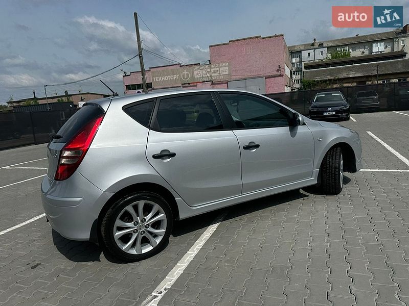 Хэтчбек Hyundai i30 2011 в Нежине