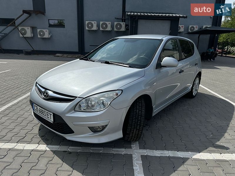 Хэтчбек Hyundai i30 2011 в Нежине