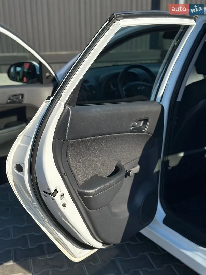 2010 Hyundai i30 - мініатюра 17