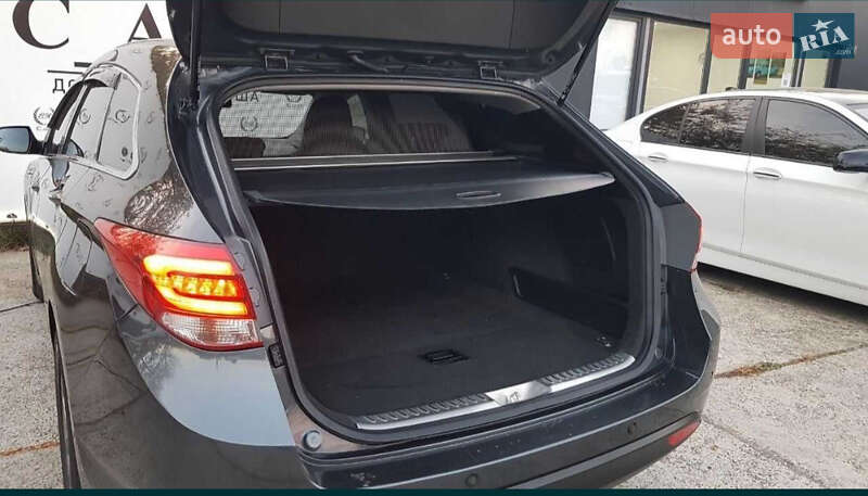 Универсал Hyundai i40 2015 в Черновцах