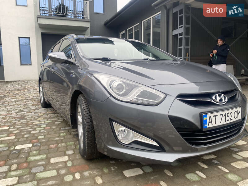 Универсал Hyundai i40 2012 в Вижнице