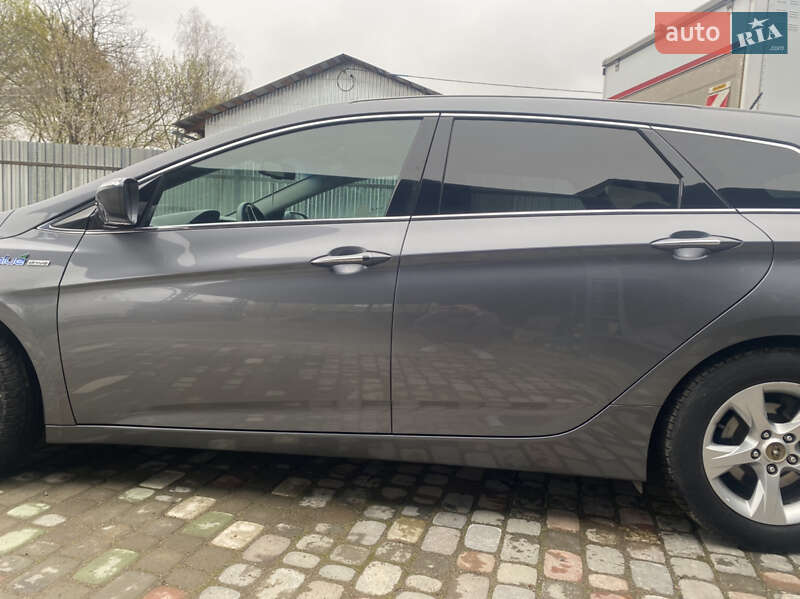 Универсал Hyundai i40 2012 в Вижнице