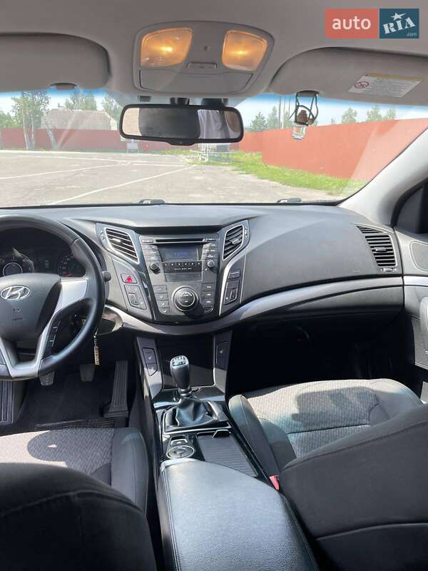 Седан Hyundai i40 2013 в Романіву