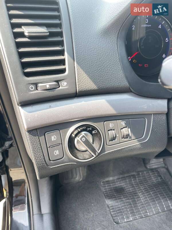 Седан Hyundai i40 2013 в Романіву